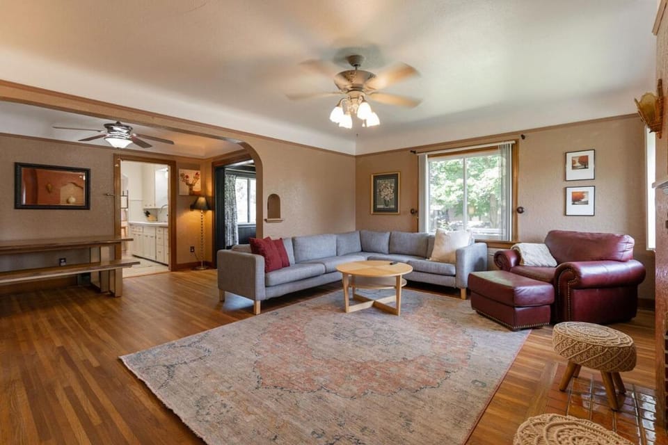 Charming Historic 4 bed -Nearby Eats, Brewery, Shops, Park House in Spokane