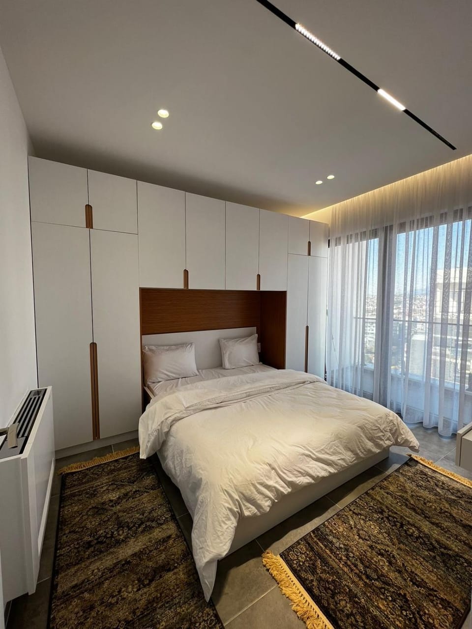Bed, TV and multimedia, Photo of the whole room, Bedroom, hair dresser