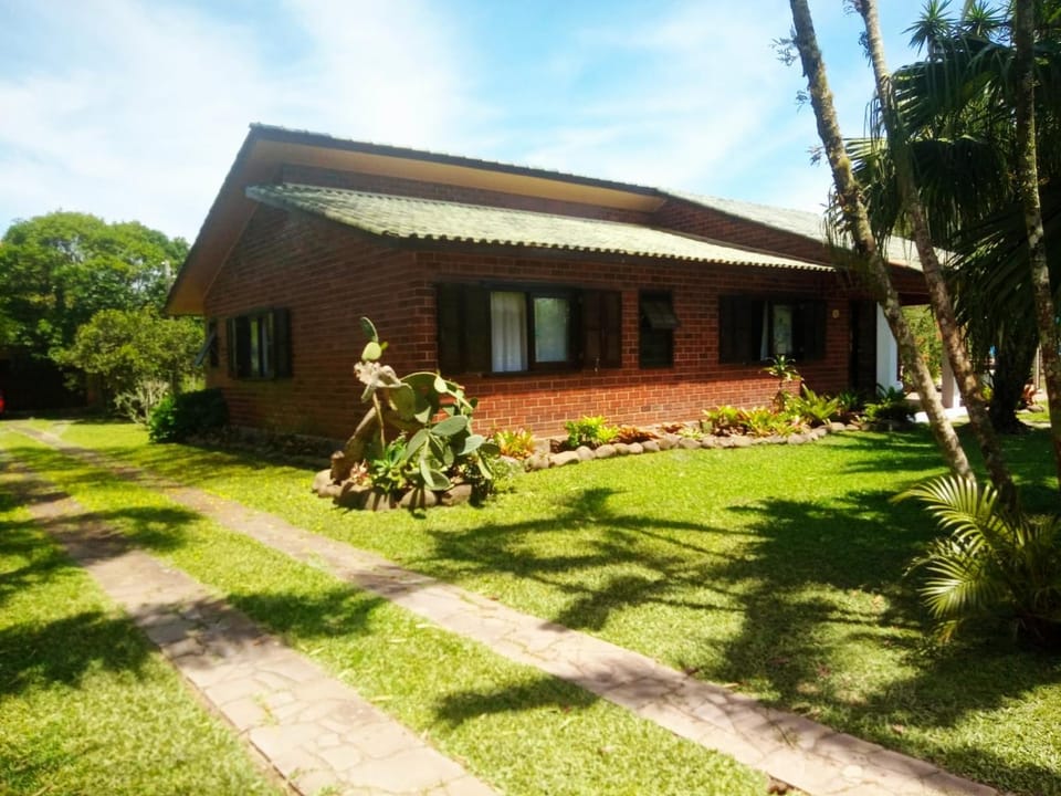 Casa com piscina Itapeva Torres House in State of Santa Catarina