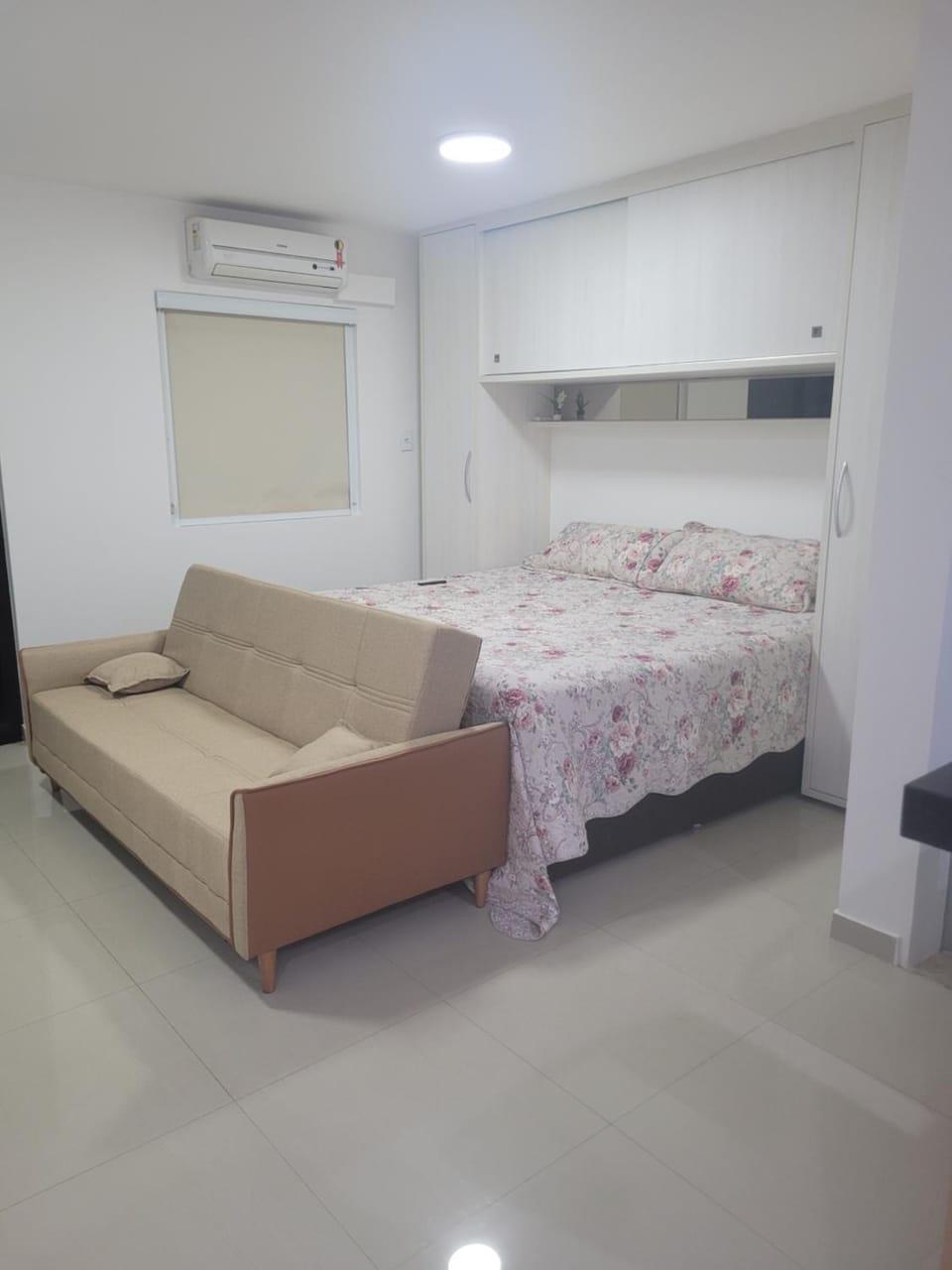 Bed, Bedroom, air conditioner