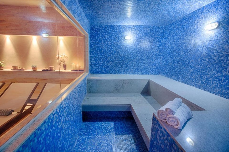 Sauna, Steam room