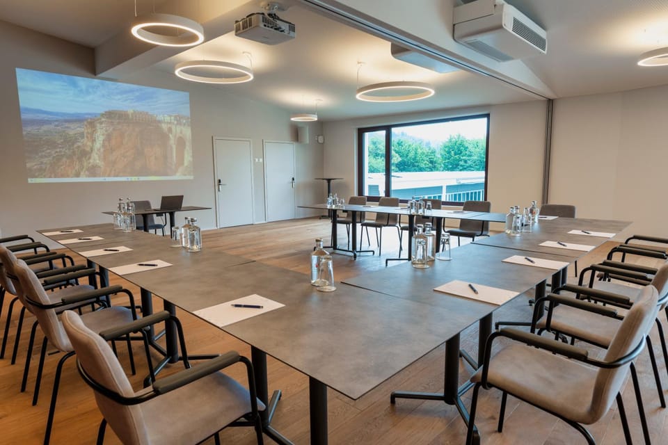 Meeting/conference room
