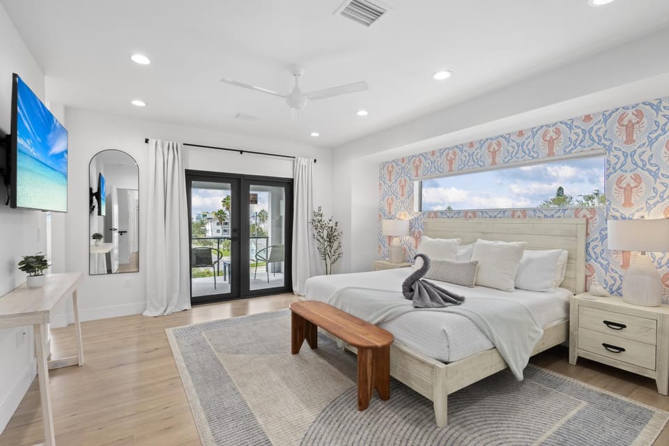 Heated Saltwater Pool, Walk2Beach, Game Room House in Indian Rocks Beach
