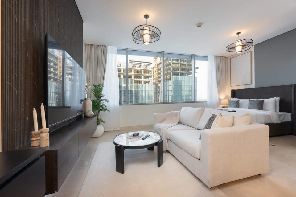Free housekeeping visits during your stay - StayShort - Extravagant Studio in DIFC with Skyline Views Apartment in Dubai