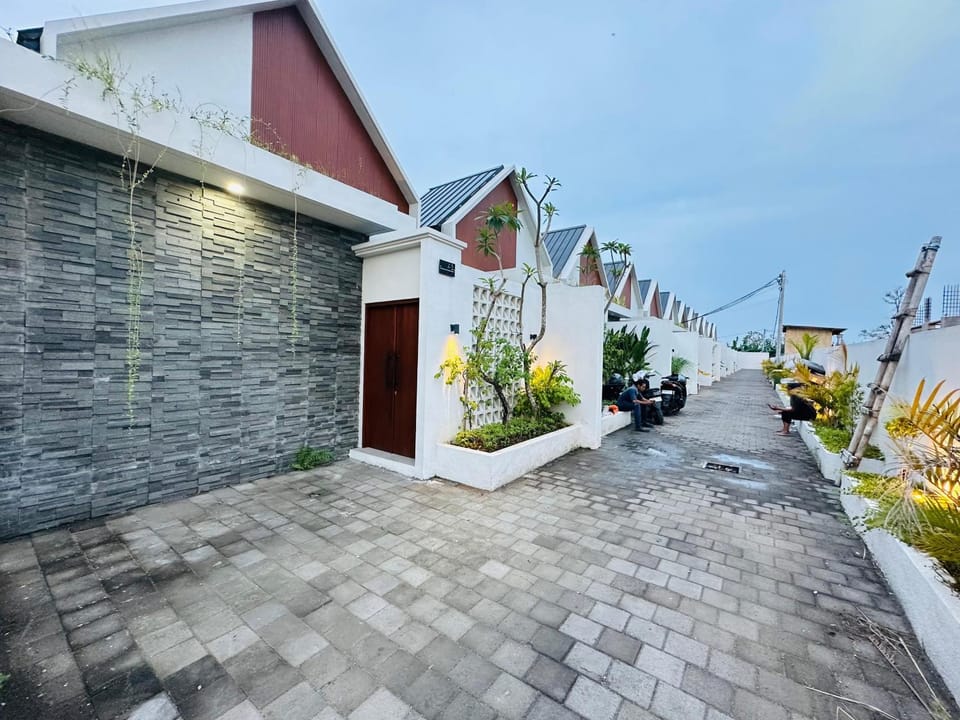 Property building, Neighbourhood