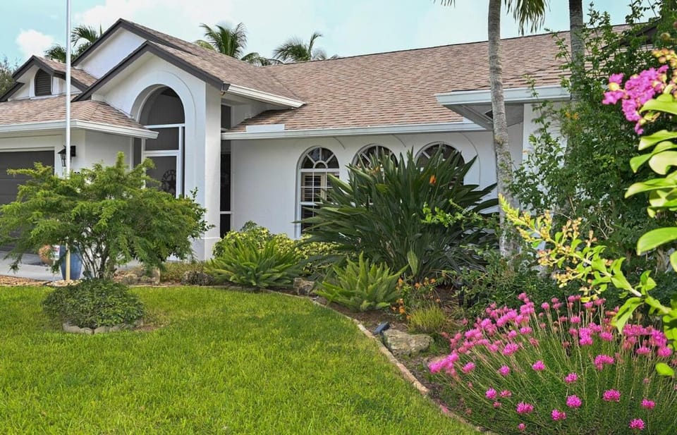 Property building, Spring, Natural landscape, Garden, Garden view