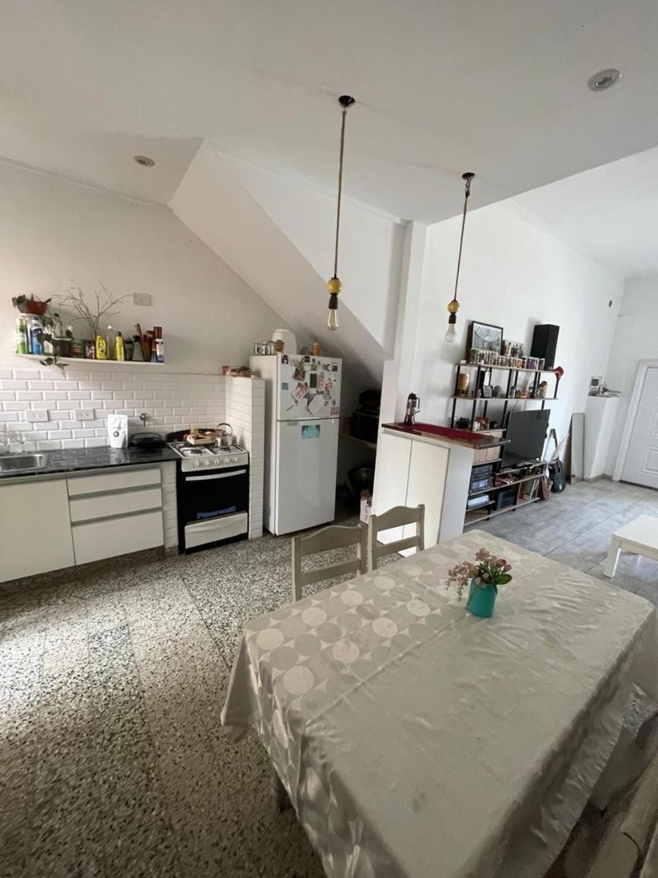 Kitchen or kitchenette, Dining area, oven, pet friendly, stove
