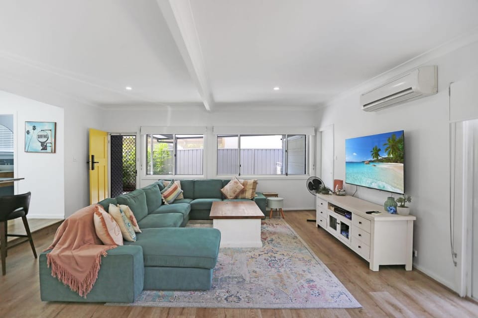 Mermaid Cottage House in Hawks Nest