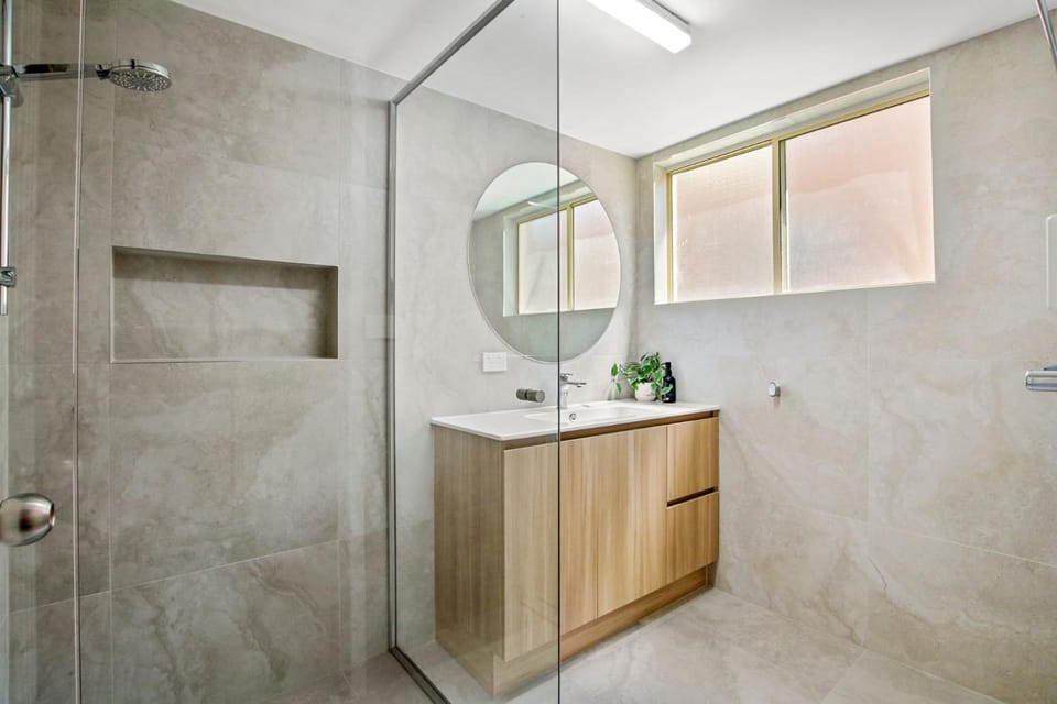 Mallory Place Unit 3, 11 Saltair Street, Kings Bea Apartment in Kings Beach