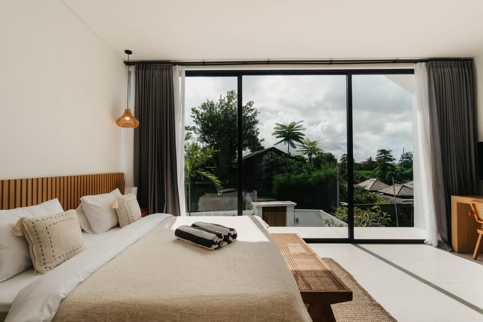 Villa Victoria - 2BR Private Pool Villa - Nuanu Villa in Kediri