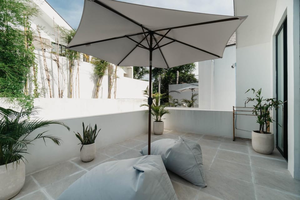 Villa Victoria - 2BR Private Pool Villa - Nuanu Villa in Kediri