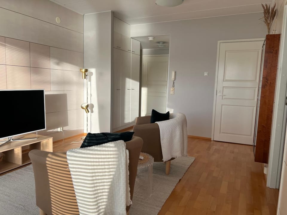 Kaksio järvinäkymällä ja saunalla Lahden Satamasta Apartment in Finland