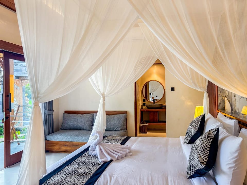 Bed, Photo of the whole room, Bedroom
