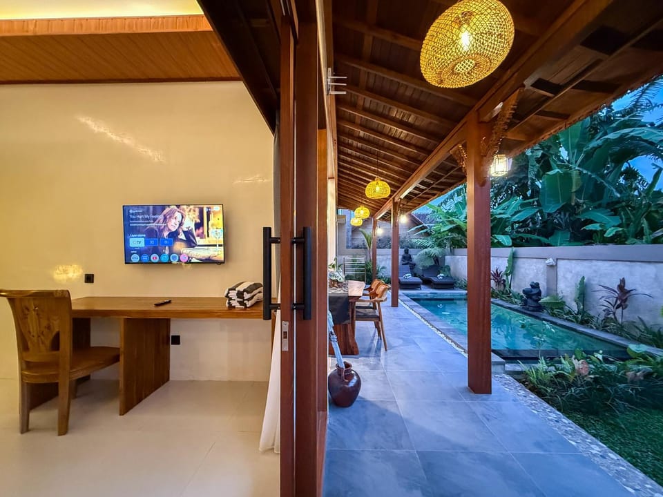 Property building, Bedroom, Swimming pool