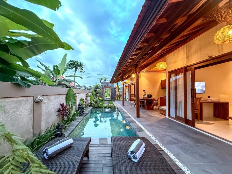 Property building, Swimming pool