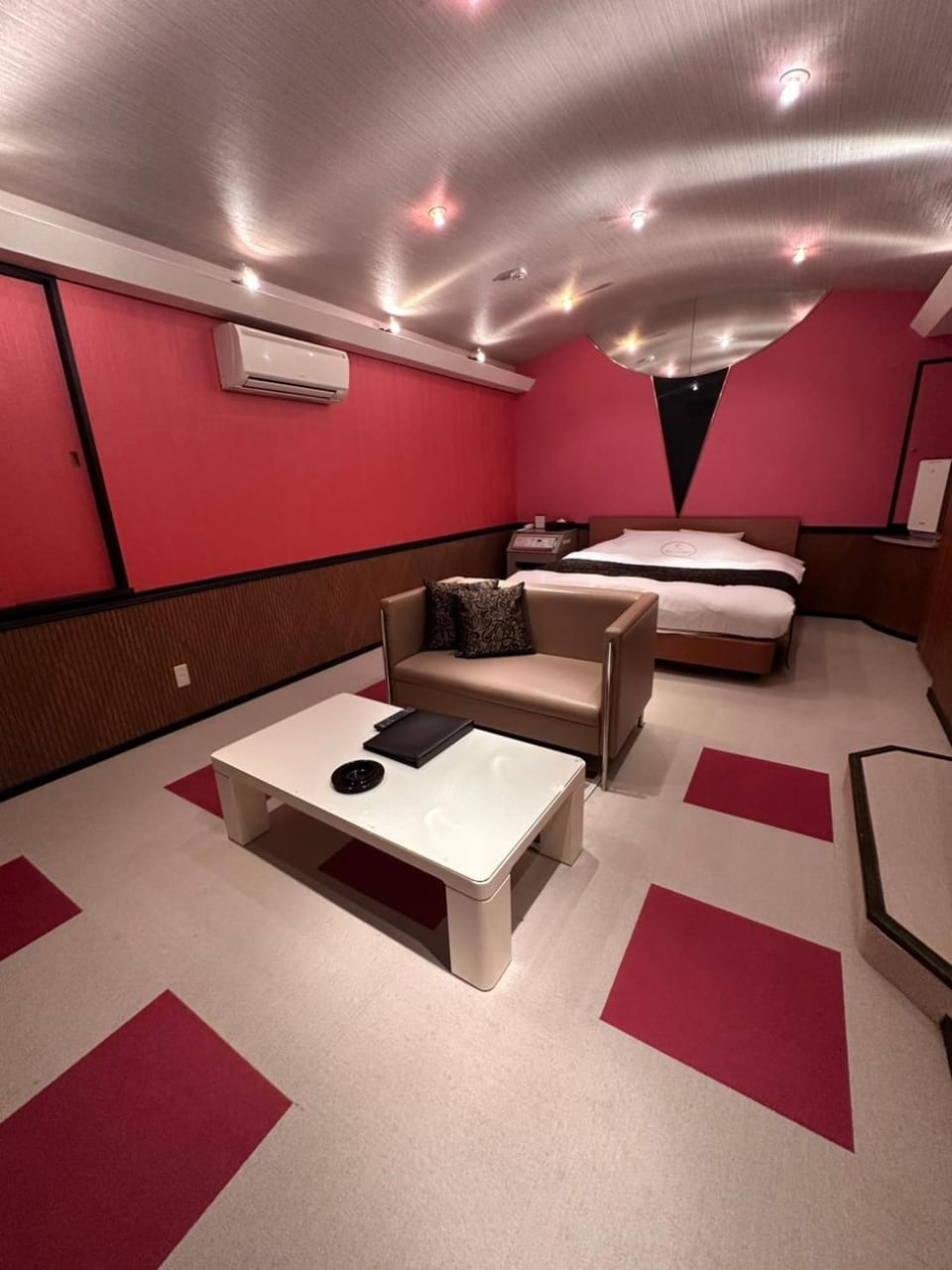 Shower, Toilet, Bathroom, Photo of the whole room, internet, room service, air conditioner