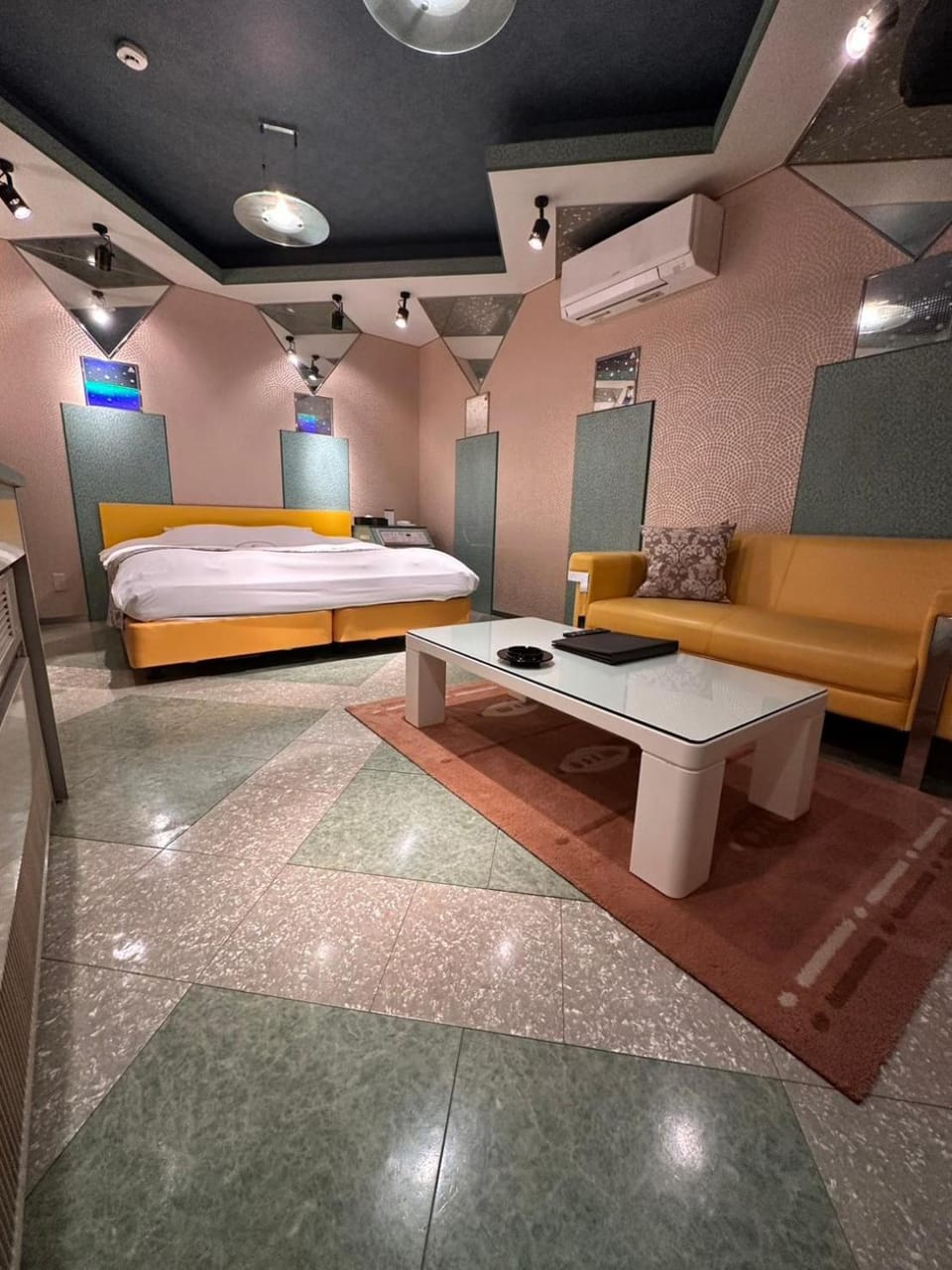 Shower, Toilet, Bathroom, Photo of the whole room, internet, room service, air conditioner