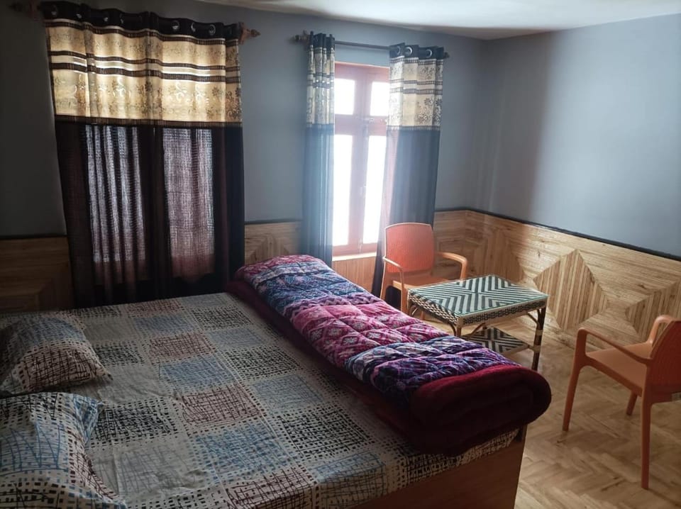 Snow Peaks View Homestay Vacation rental in Himachal Pradesh