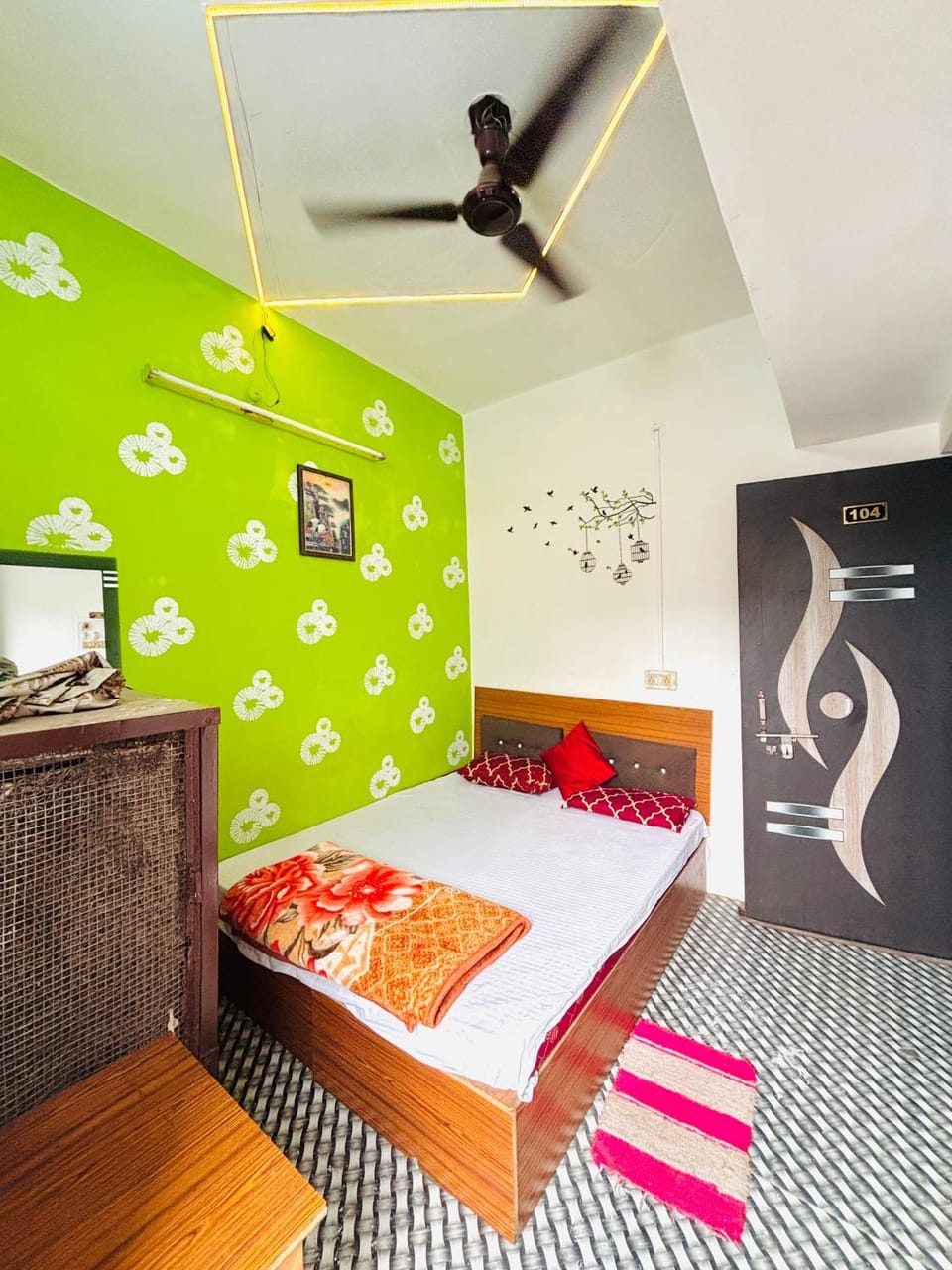 SP guest house 1,5 km from kashi vishawanath Bed and Breakfast in Varanasi