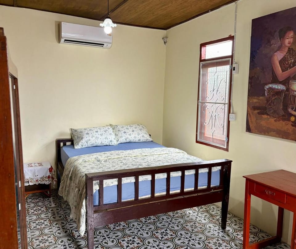 Bed, Bedroom, air conditioner