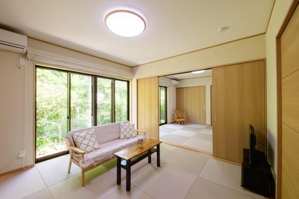 TV and multimedia, Living room, Photo of the whole room, Seating area, air conditioner