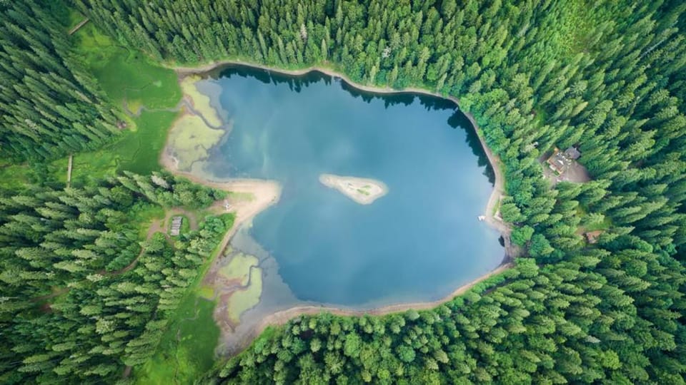 Nearby landmark, Natural landscape, Lake view