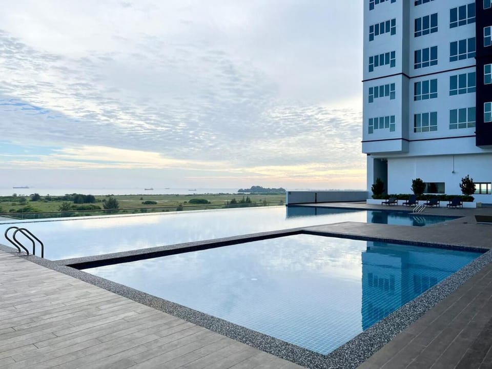Stylish 2BR near Jonker Street- TvBox- 1 Parking Apartment in Malacca