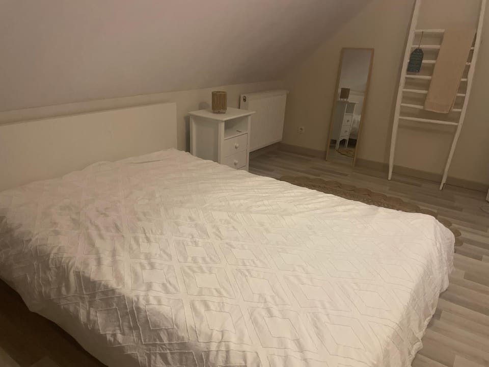 Maison L Vacation rental in Pays de la Loire