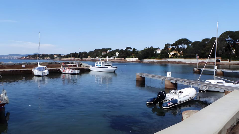 Les Arbousiers Bed and Breakfast in Saint-Raphael