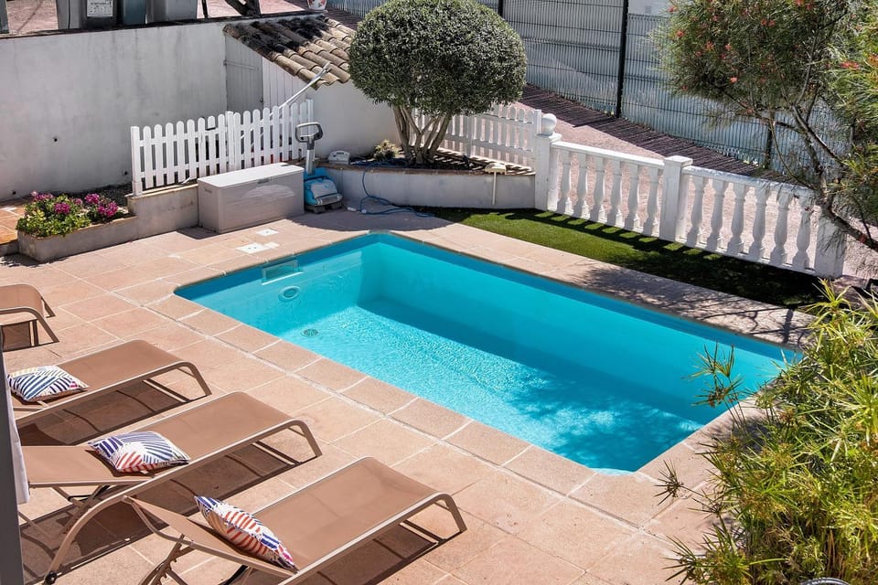Les Arbousiers Bed and Breakfast in Saint-Raphael