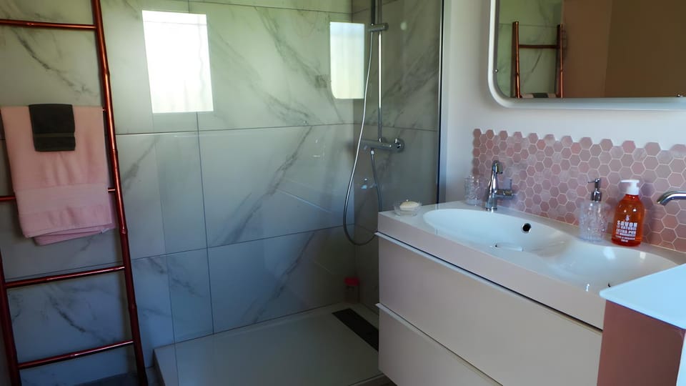 Bathroom, Living room