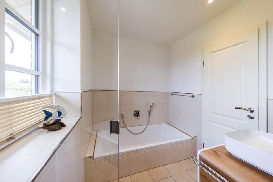 Shower, Bathroom, Bath, towels