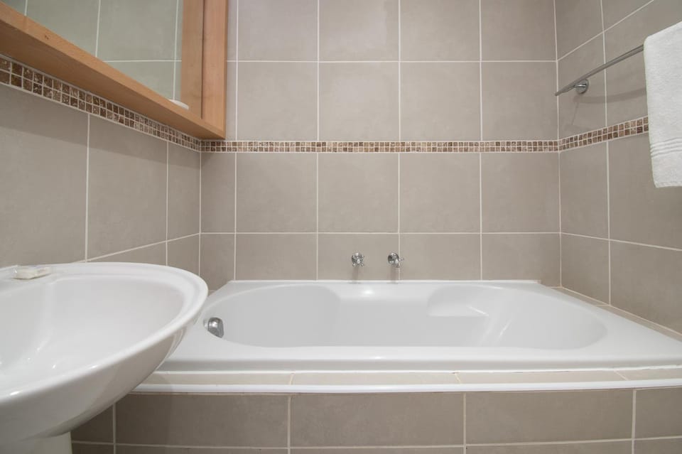 Bathroom, Bath