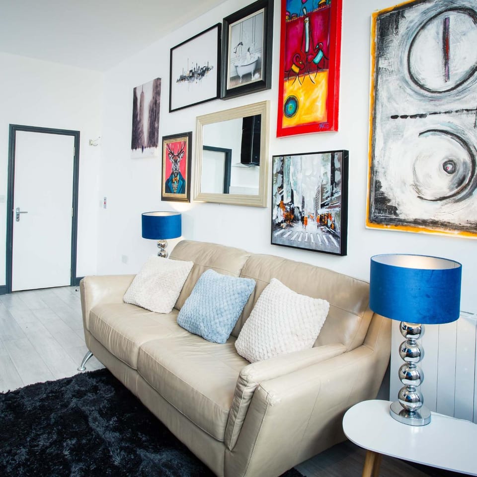 TV and multimedia, Living room, Decorative detail, Seating area