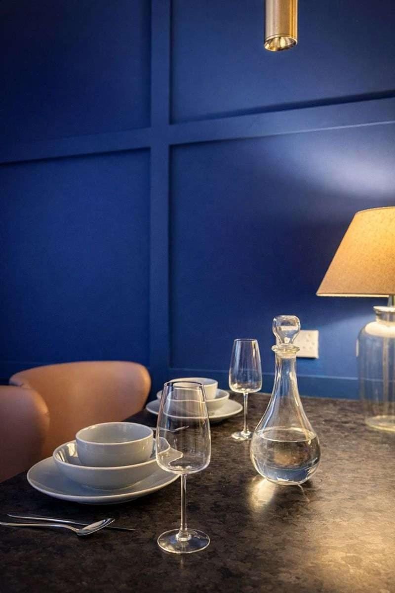 The Plaza, King 1 Bedroom Suite by The Hive WA1 Apartment in Warrington