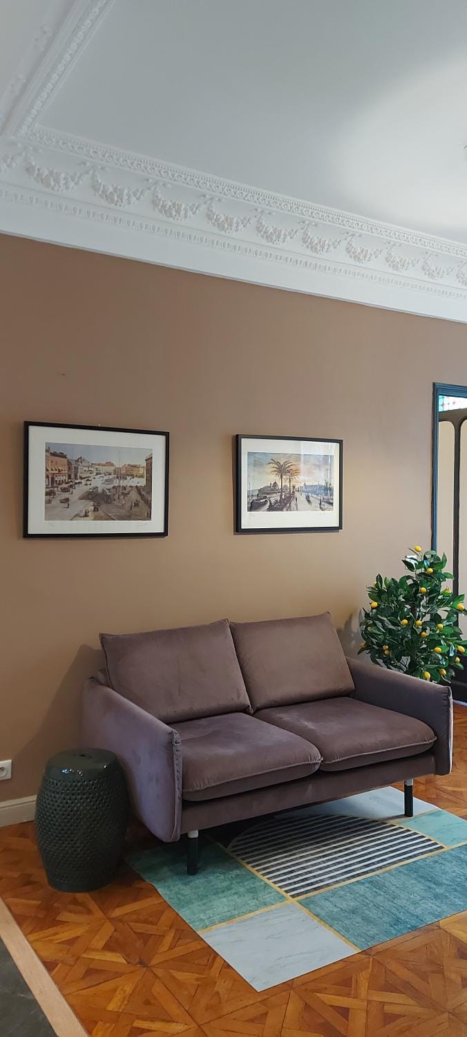 Living room, Seating area