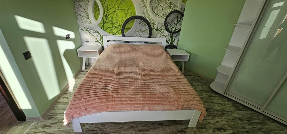 Wood Appartment on Svobody Apartment in Dnipropetrovsk Oblast