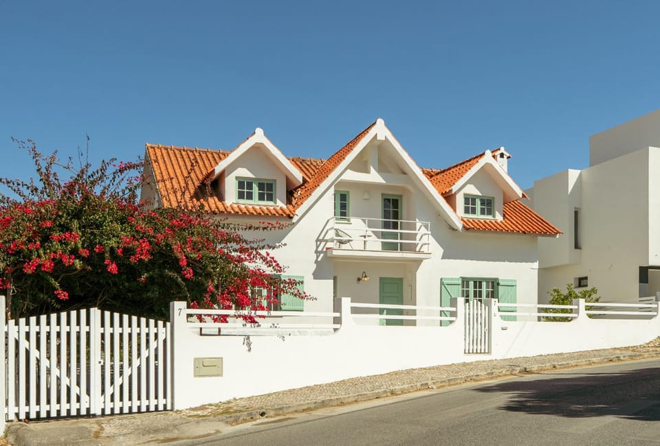 Property building, Facade/entrance, Off site