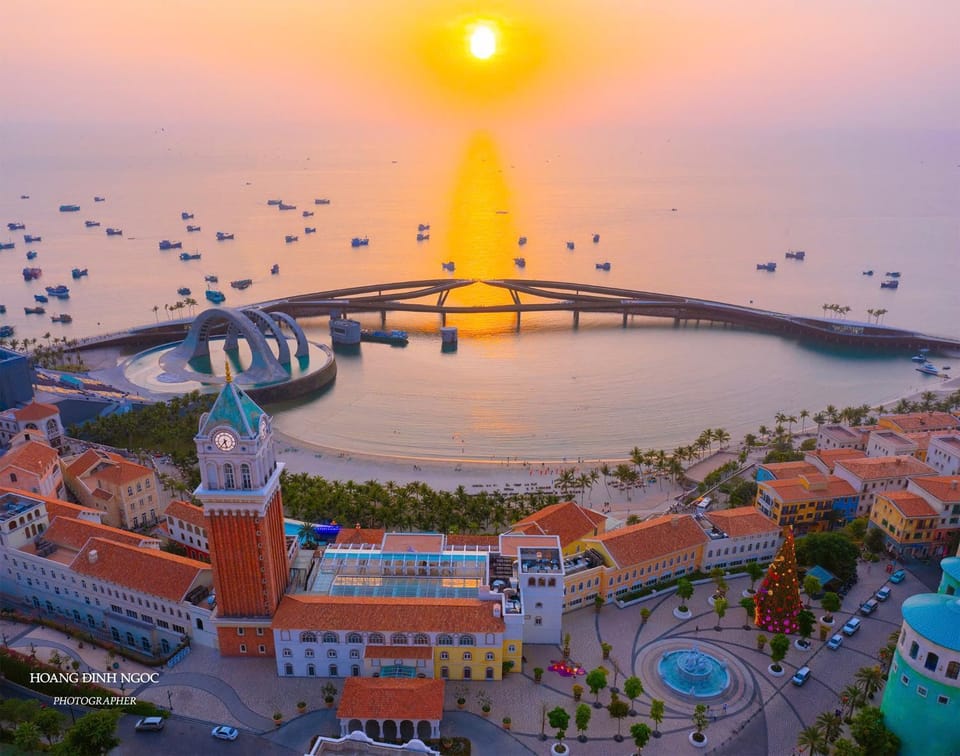 Neighbourhood, Natural landscape, Bird's eye view, Sea view