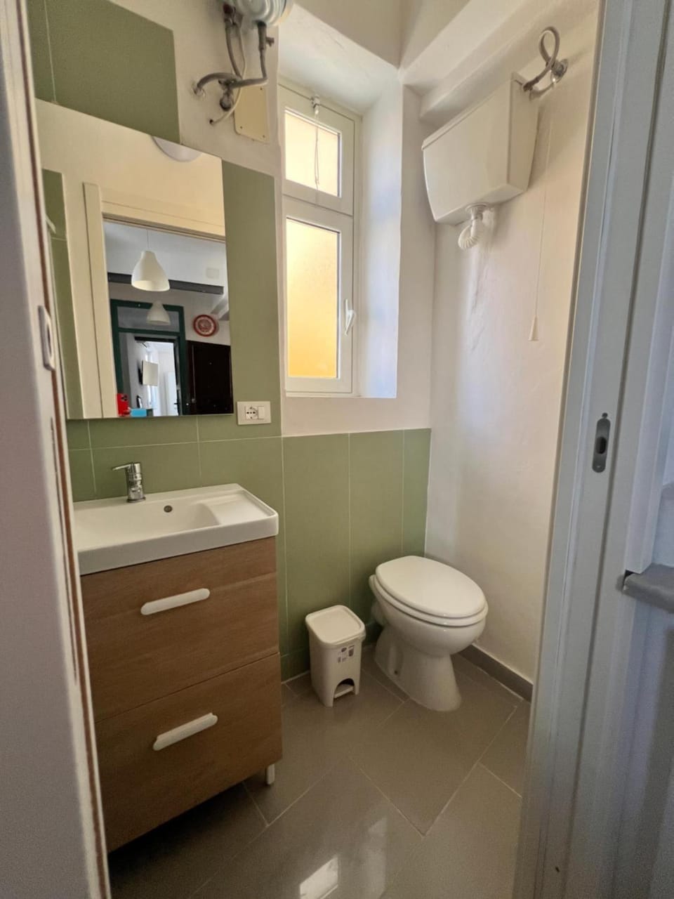 Bathroom, Living room