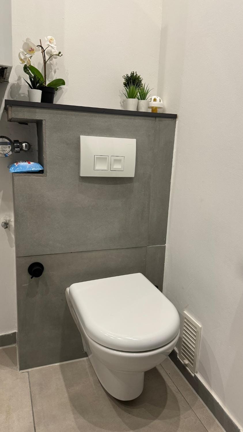 Toilet, Bathroom
