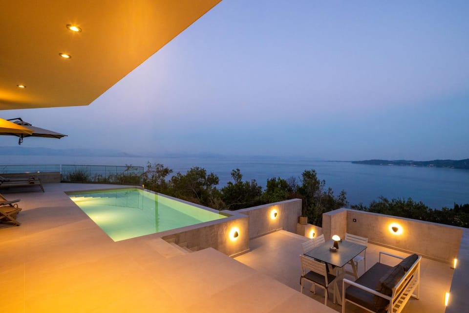 Night, Natural landscape, View (from property/room), Balcony/Terrace, Pool view, Sea view, Swimming pool