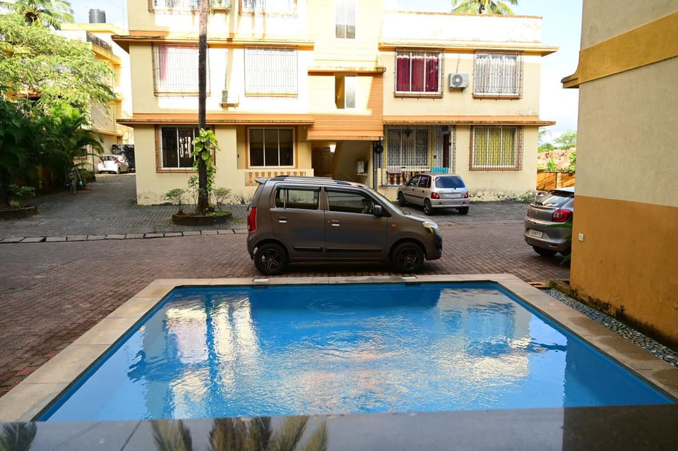 Property building, Swimming pool