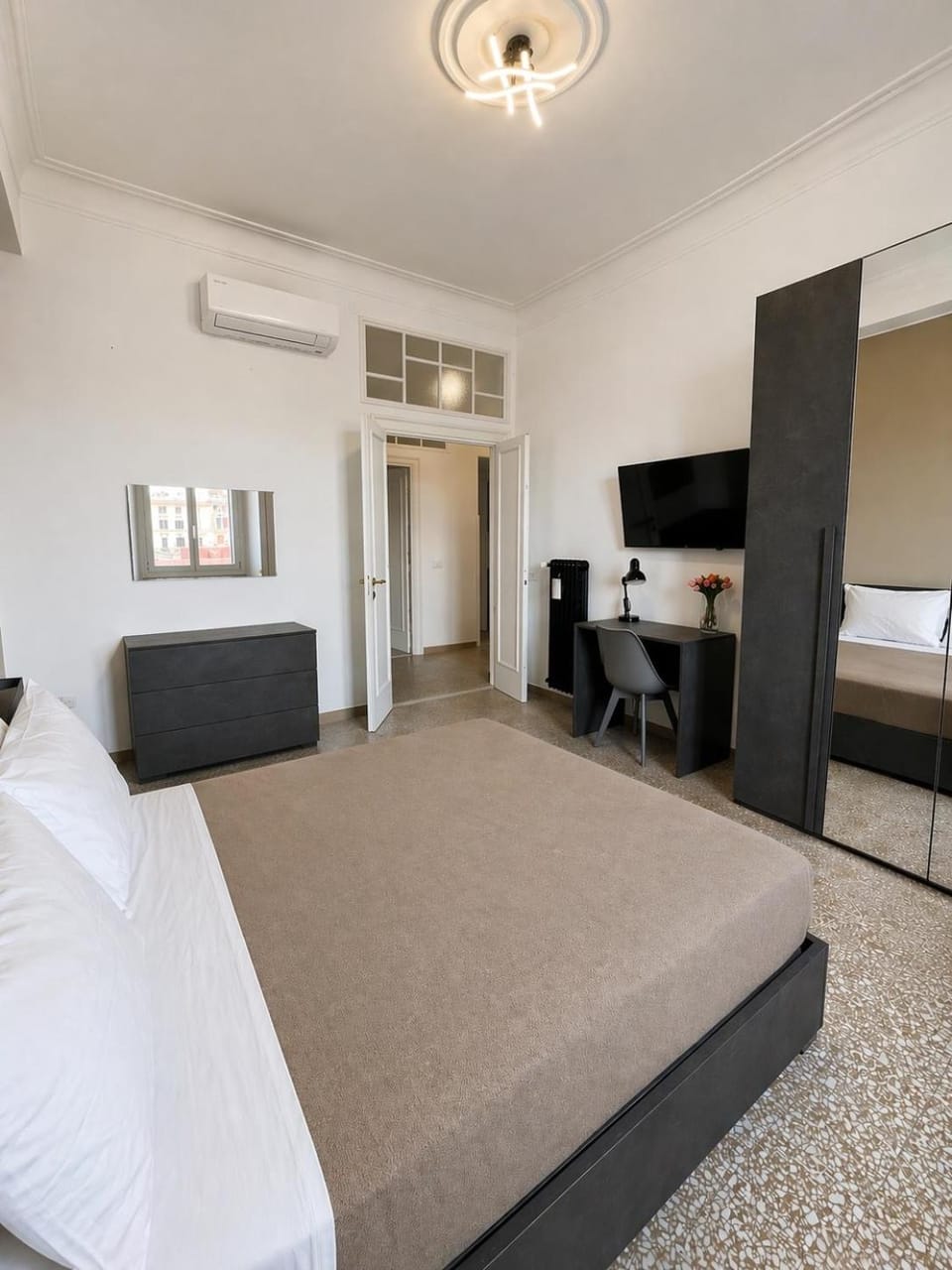Galaxy Colosseum Apartment - a 450m dal Colosseo Apartment in Rome