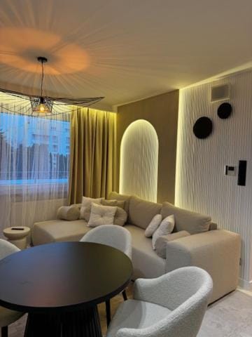 Family & Business Apartments PREMIUM No 2 - 1 Bedroom with Private Jacuzzi, Balcony, Parking Apartment in Warsaw