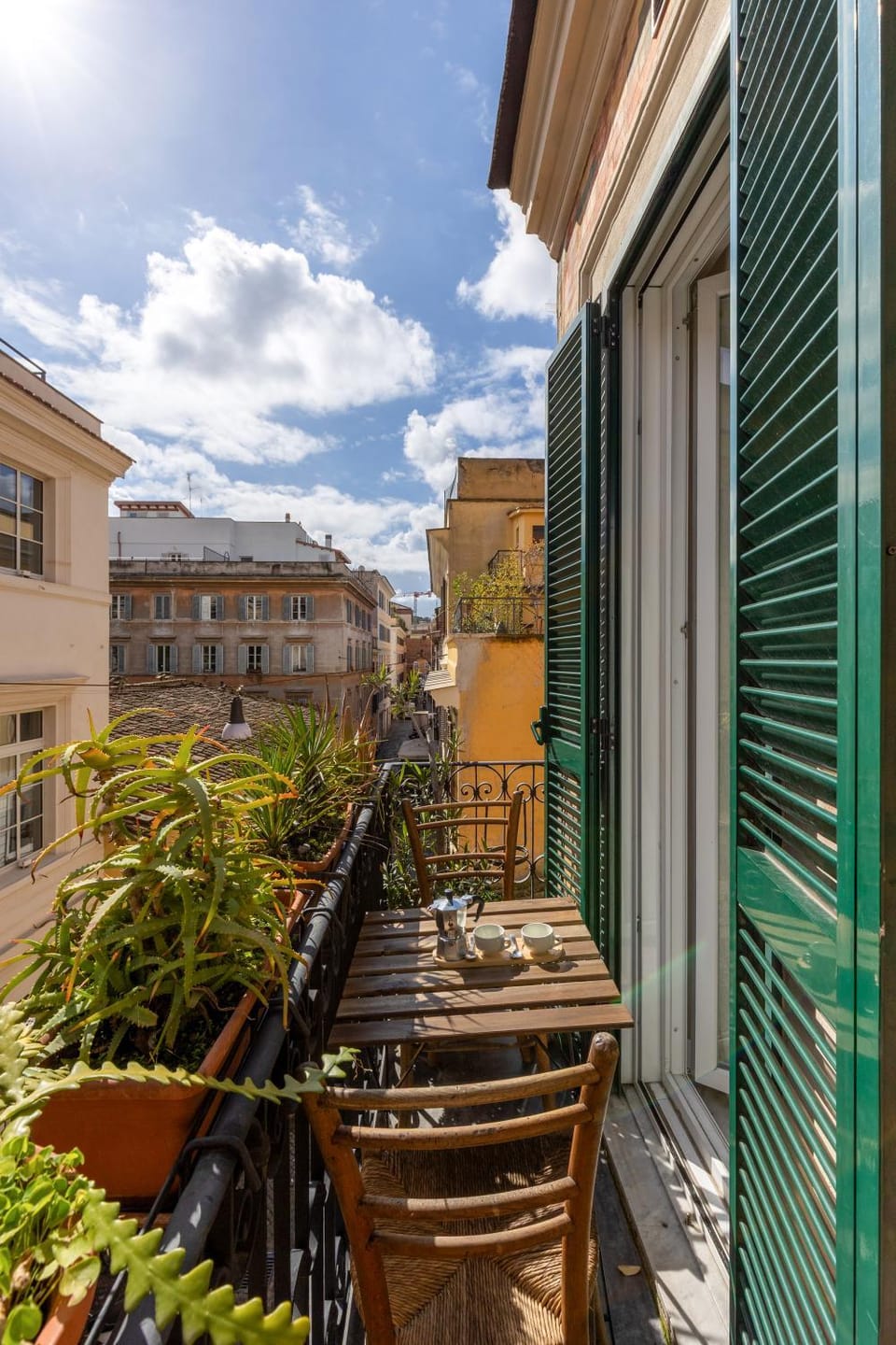 Dimora del Borgo, terrace view in Vatican Apartment in Rome