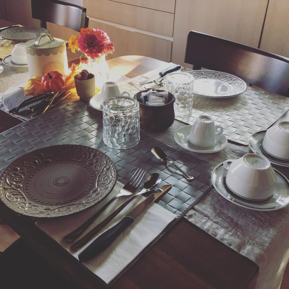 Day, Dining area