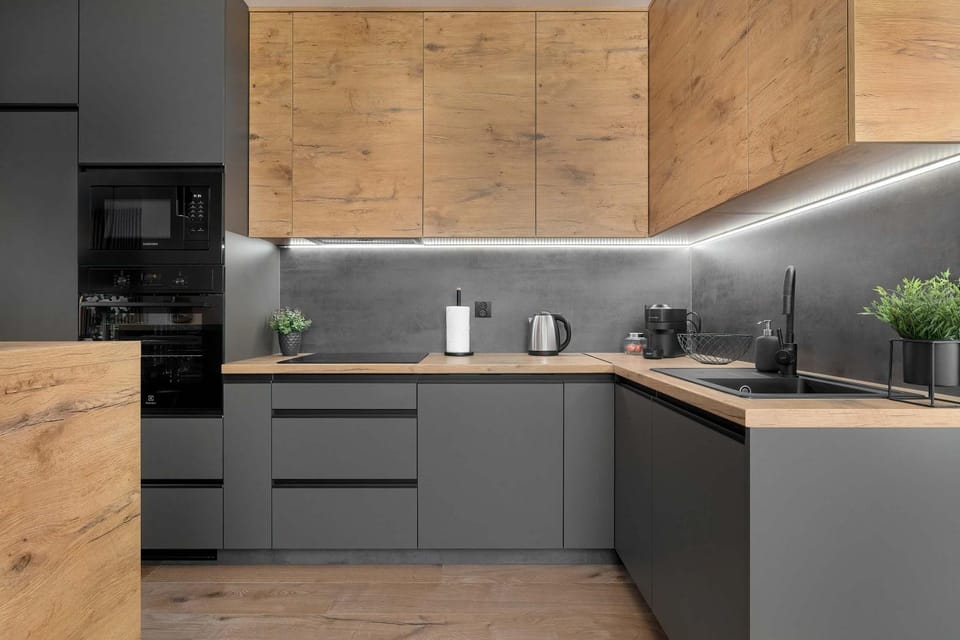 Coffee/tea facilities, Kitchen or kitchenette, stove