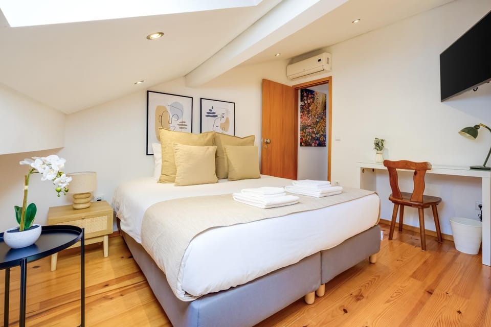 Trindade Essence Duo Suites Apartment in Porto
