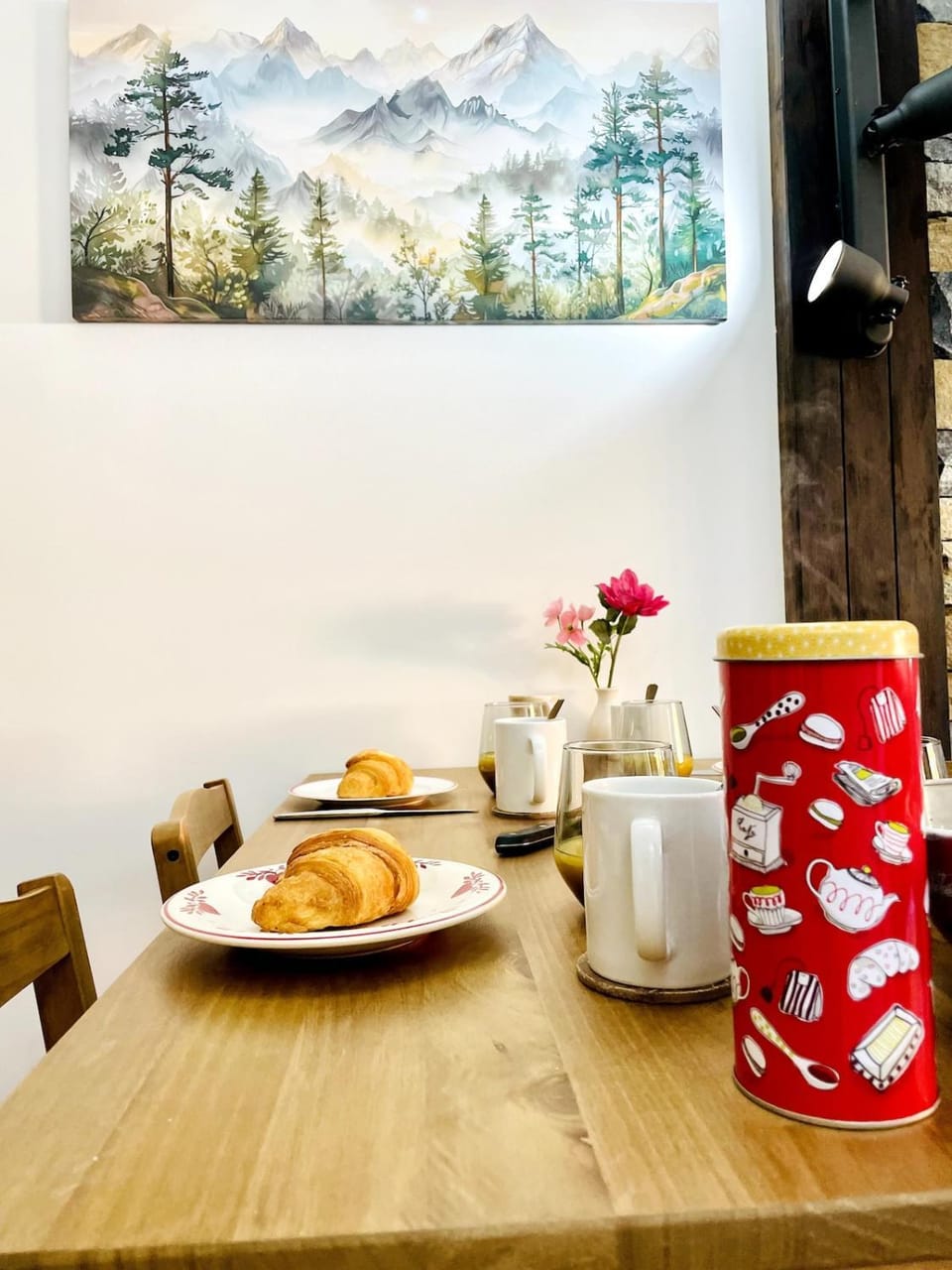Coffee/tea facilities, Dining area